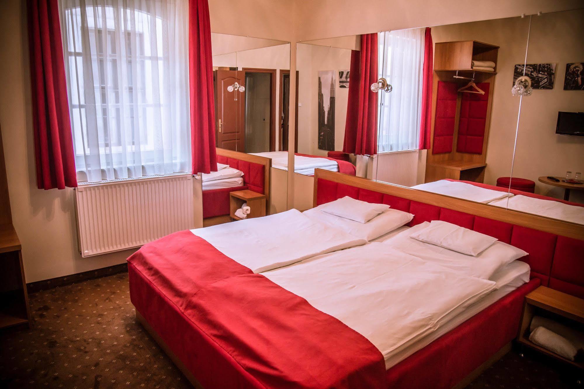 Soho Apartmanhaz Gyor Exterior photo
