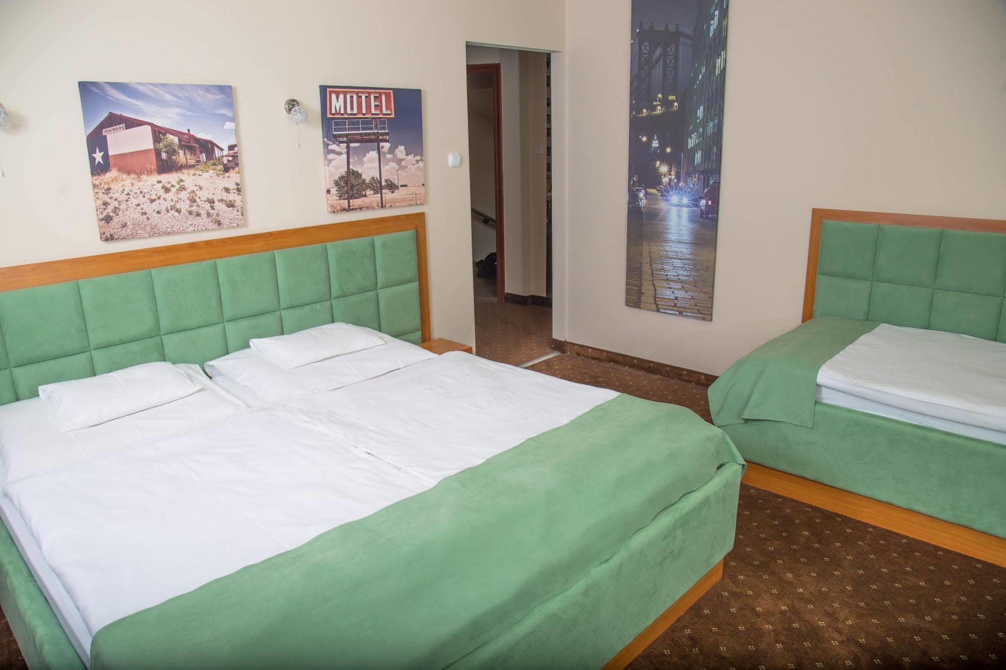 Soho Apartmanhaz Gyor Exterior photo